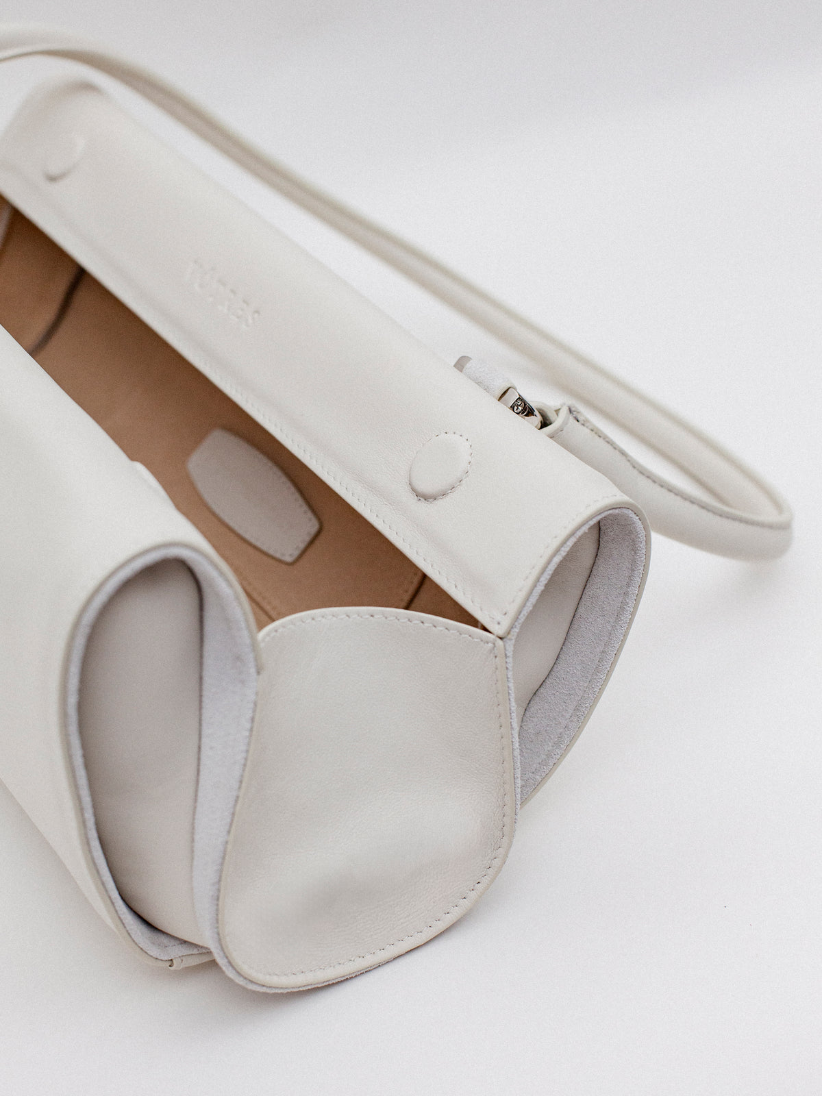 Long Magnetic Bag | Smooth Bianco Leather