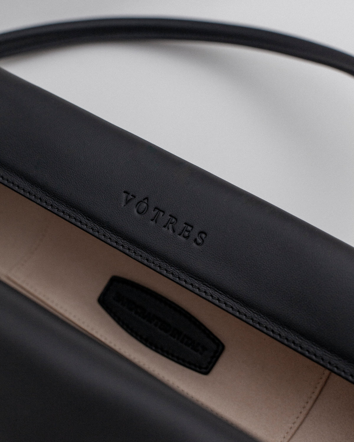 Magnetic long bag | Smooth Nero leather