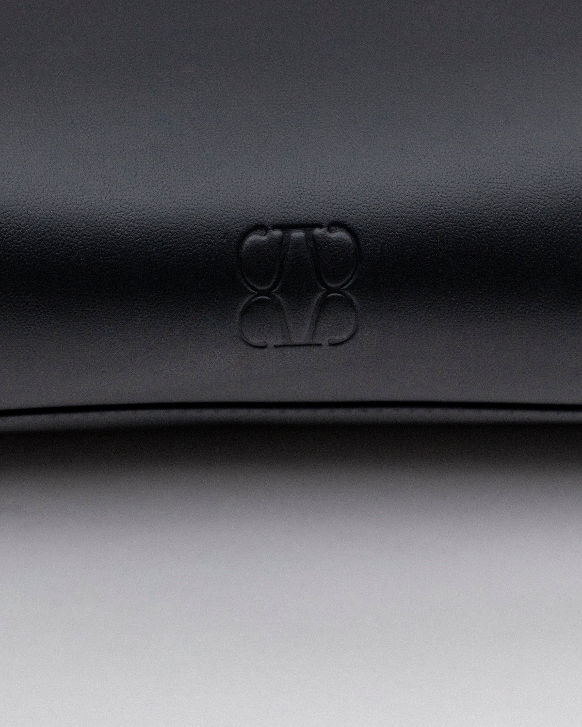 Magnetic long bag | Smooth Nero leather