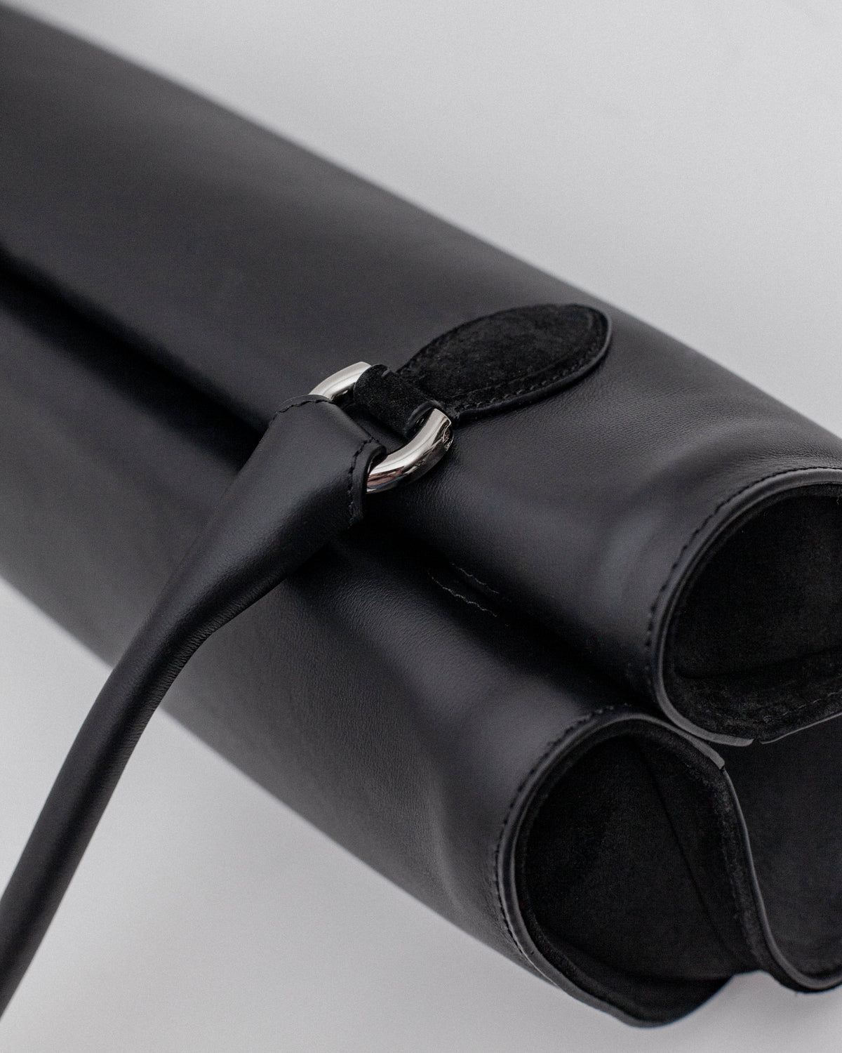 Magnetic long bag | Smooth Nero leather
