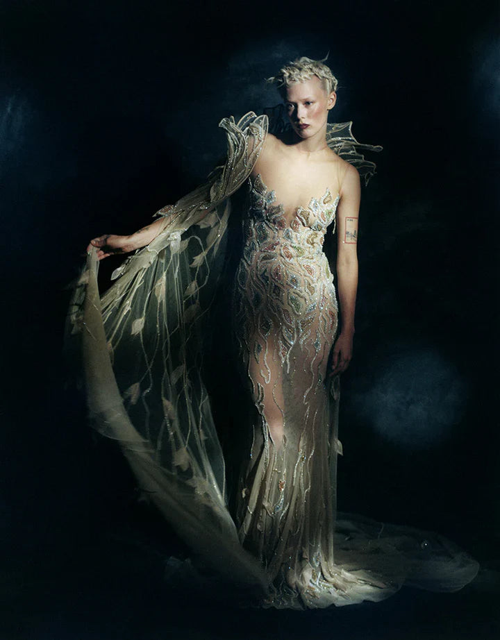 De l'open-space au vernissage : La maroquinerie caméléon