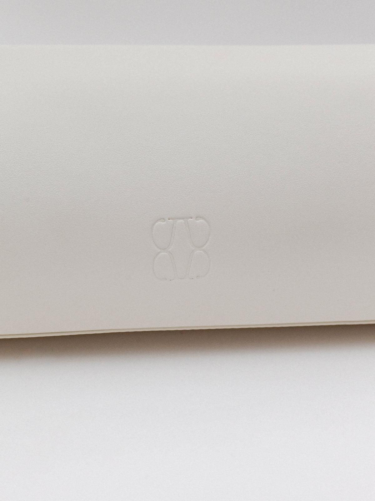 Long Magnetic Bag | Smooth Bianco Leather