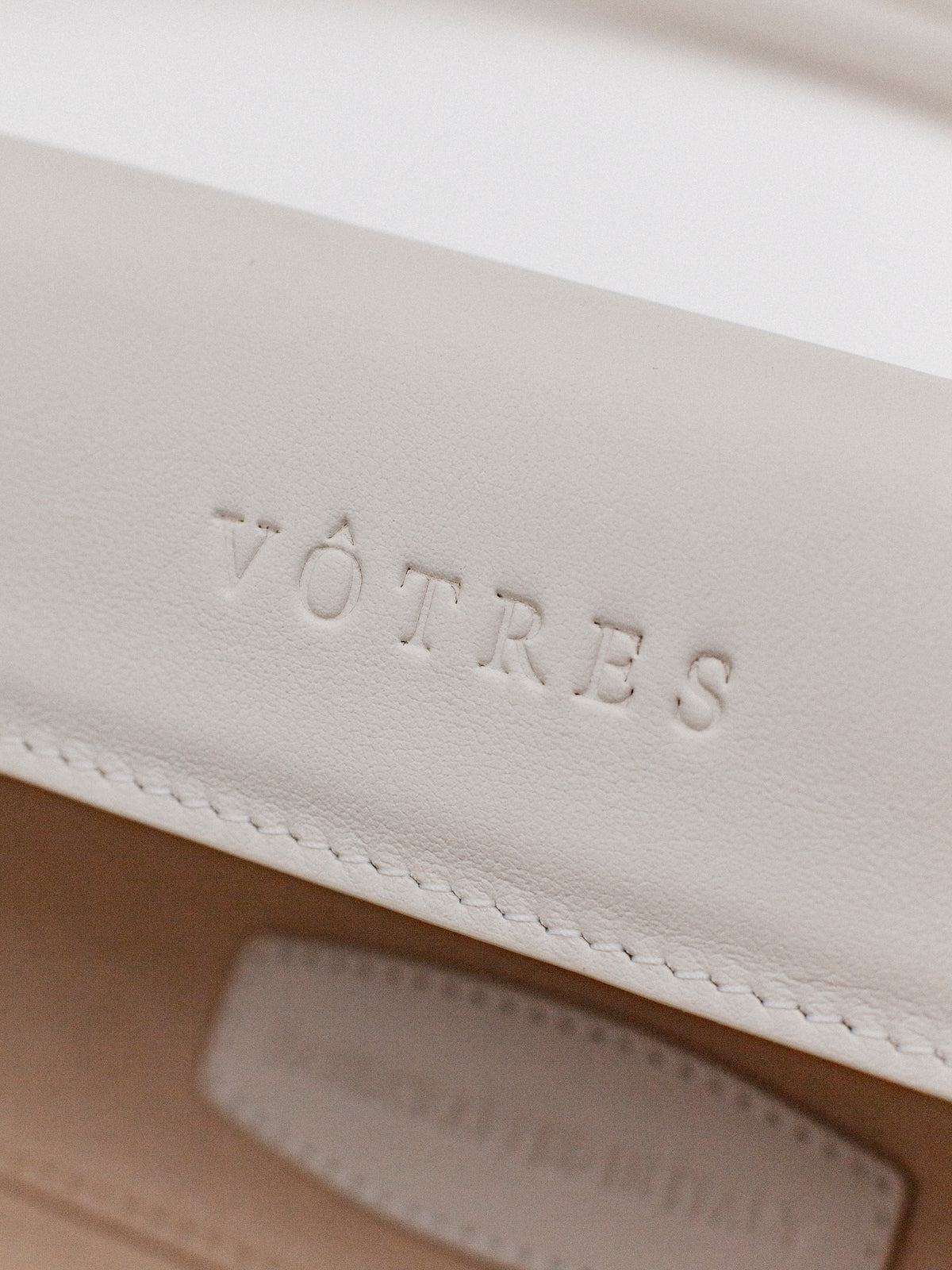 Long Magnetic Bag | Smooth Bianco Leather