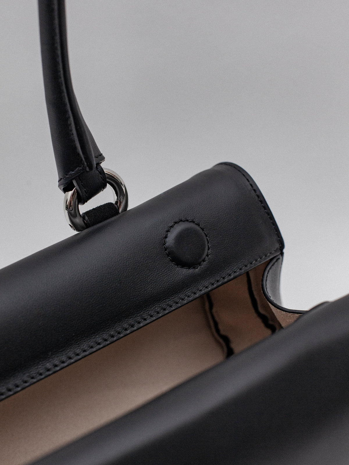 Magnetic long bag | Smooth Nero leather