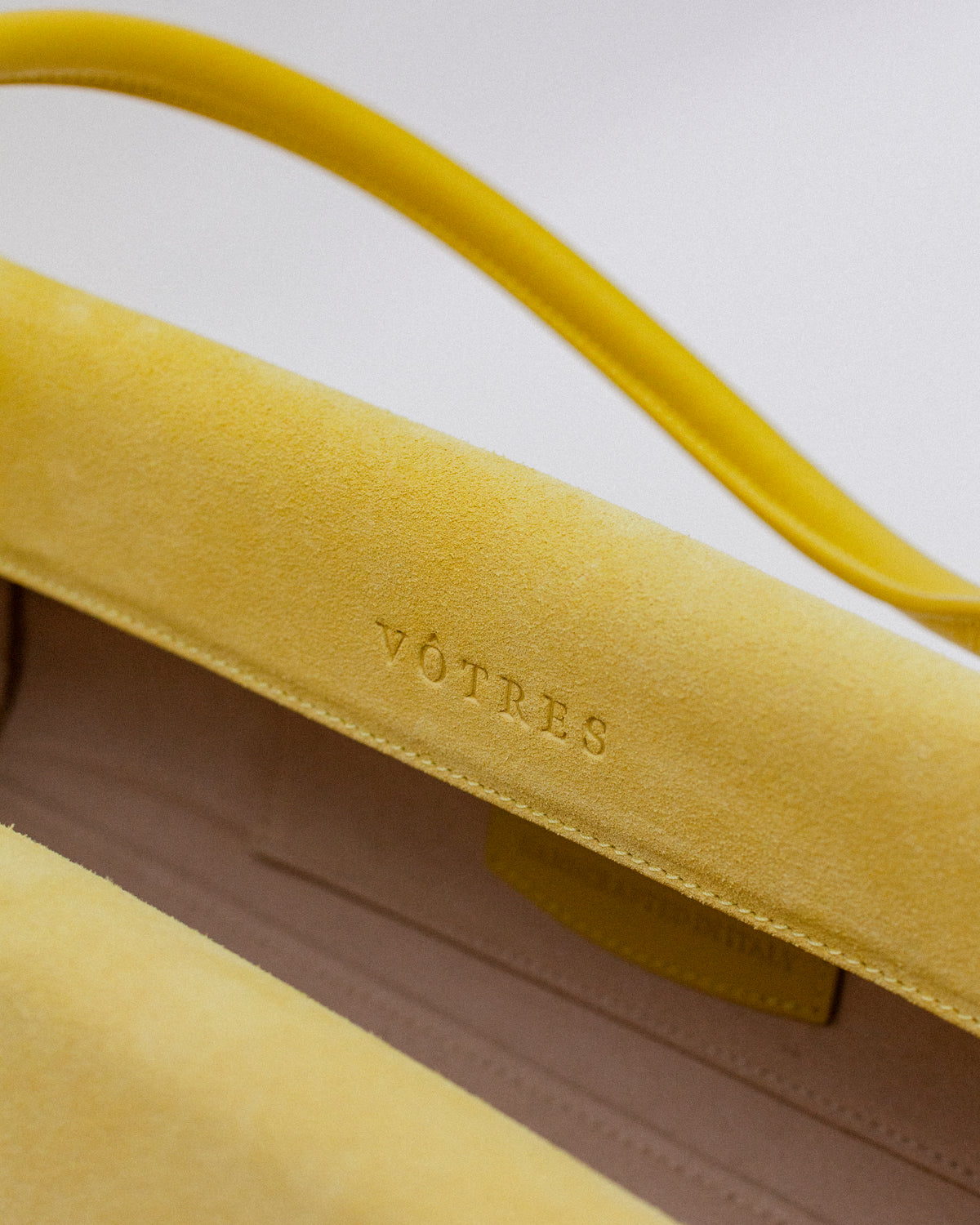 Magnetic Long Bag | Giallo Suede Leather