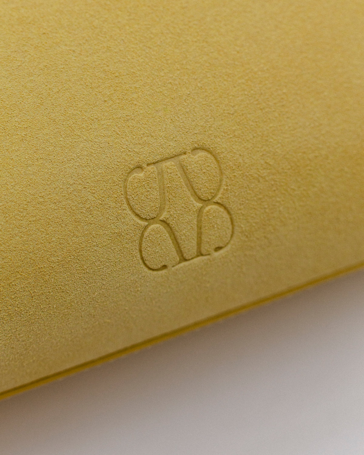 Magnetic Long Bag | Giallo Suede Leather