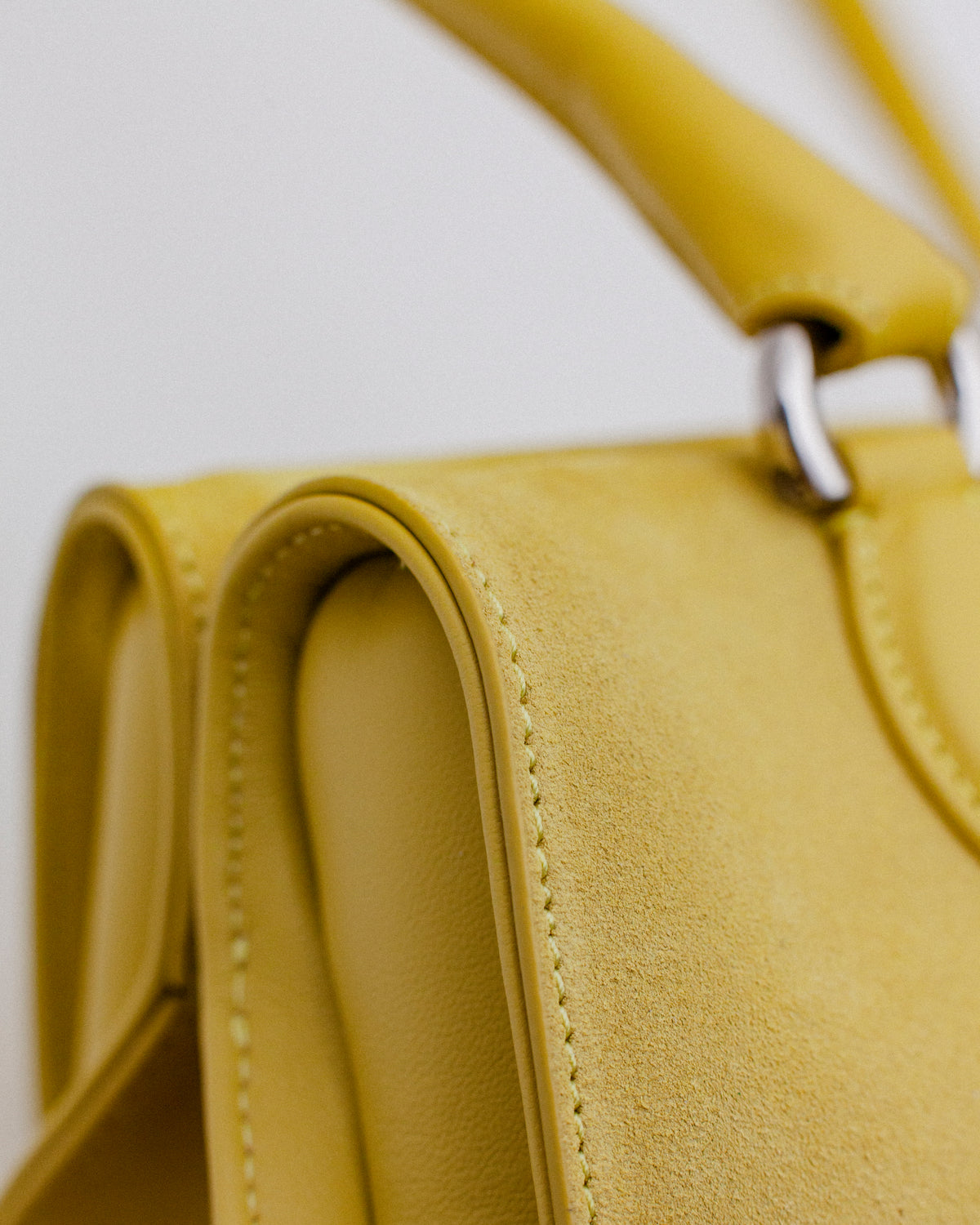 Magnetic Long Bag | Giallo Suede Leather